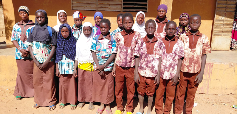 Cinq cent cinq (505) enfants des clubs d’écoute du projet REPERE retrouvent le chemin de l’école dans les régions de Koulsé et de Yaadga.