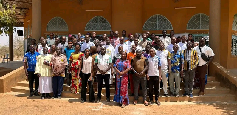 CDC/NDS : Le personnel du Centre Diocésain de Communication et de l’OCADES Caritas Burkina à Ouahigouya ravive leur foi et se prépare à la montée vers Pâque.